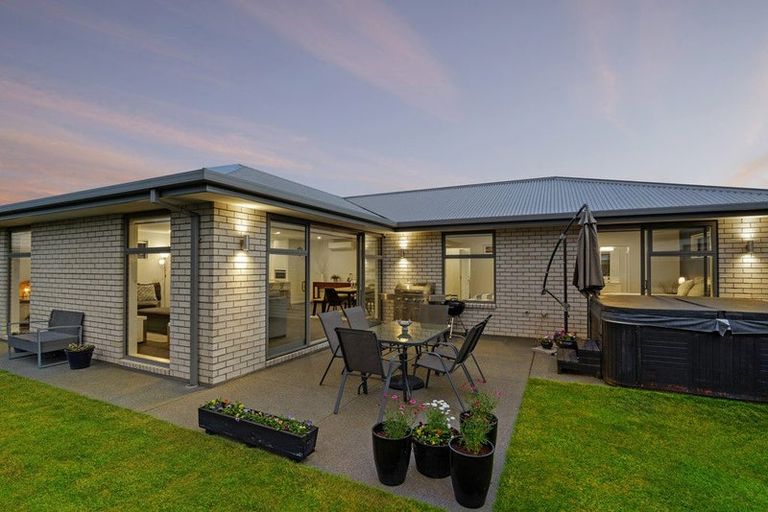 Photo of property in 7 Ciaran Close, Broomfield, Christchurch, 8042