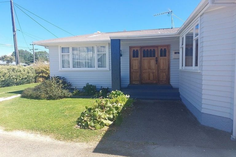 Photo of property in 374 High Street South, Carterton, 5713