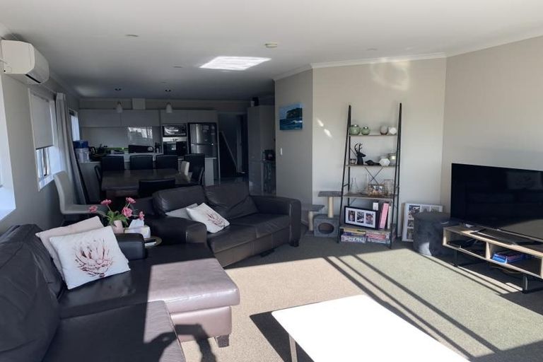 Photo of property in 7a Madeira Close, Whitby, Porirua, 5024