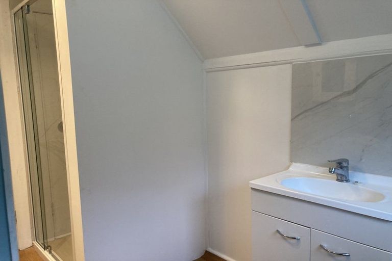 Photo of property in 28 Duncan Terrace, Kilbirnie, Wellington, 6022