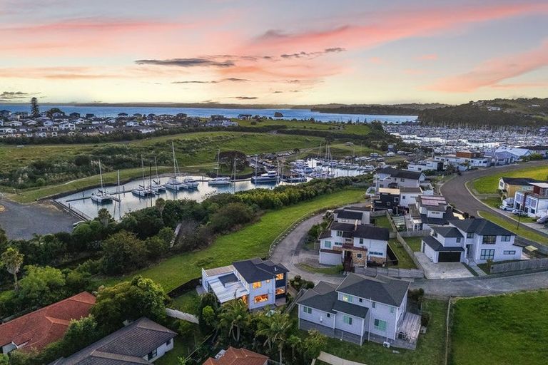Photo of property in 136 Voyager Drive, Gulf Harbour, Whangaparaoa, 0930