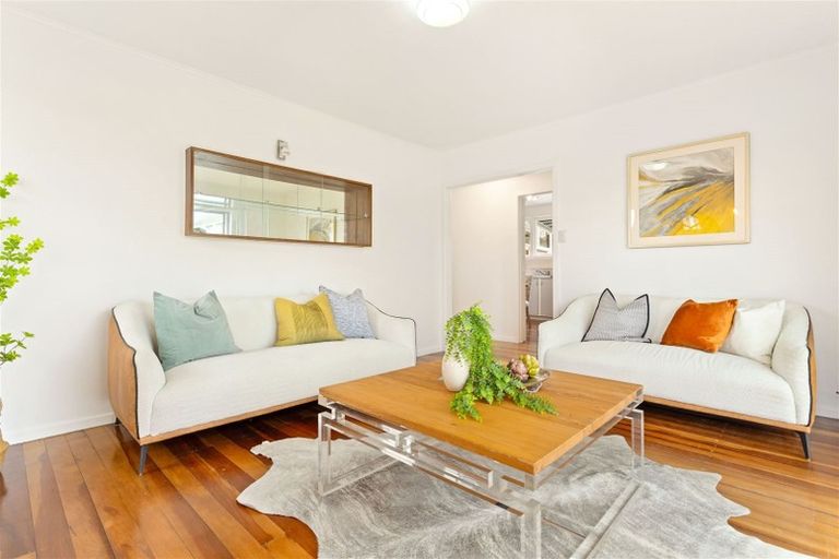 Photo of property in 18 Karamu Street, Te Atatu Peninsula, Auckland, 0610