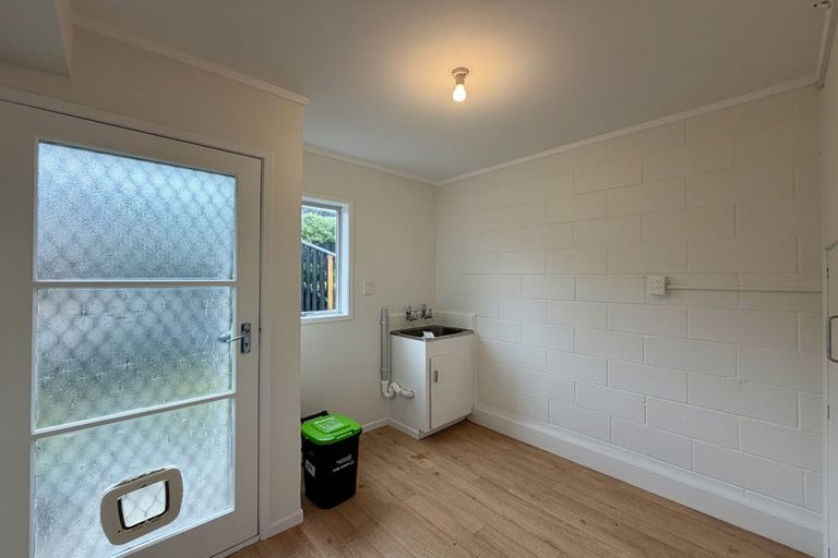 Photo of property in 1/12 Steen Place, Mangere Bridge, Auckland, 2022