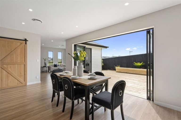 Photo of property in 61 Symes Drive, Red Beach, 0932