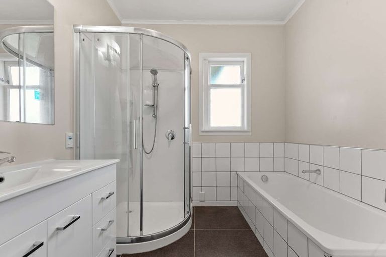 Photo of property in 57 Hamilton Road, Cambridge, 3434