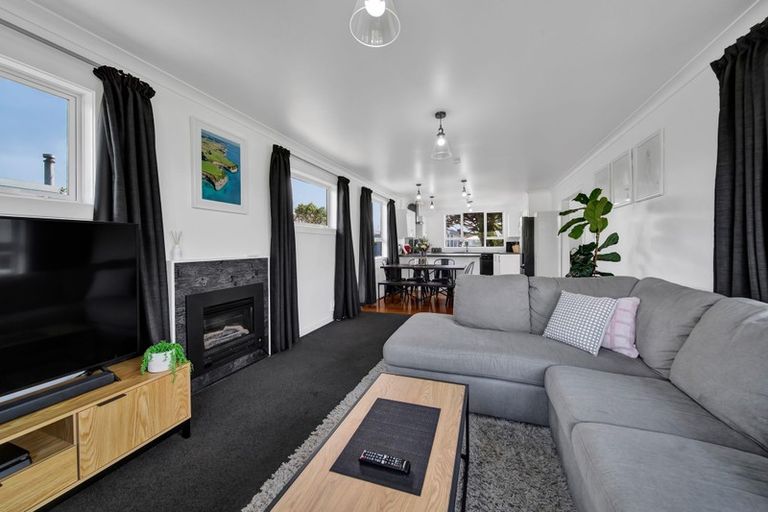 Photo of property in 52 Puriri Street, Hawera, 4610