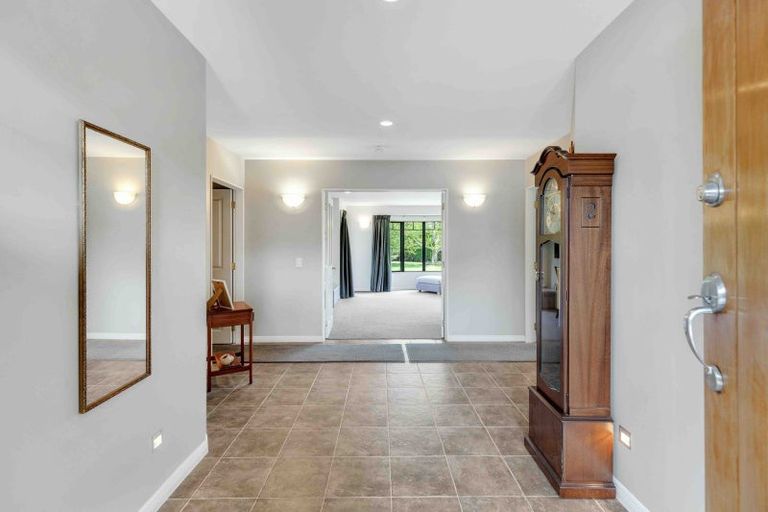 Photo of property in 27 Pohutukawa Drive, Levin, 5571