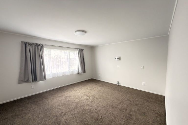 Photo of property in 2/11 Henwood Road, Mangere East, Auckland, 2024