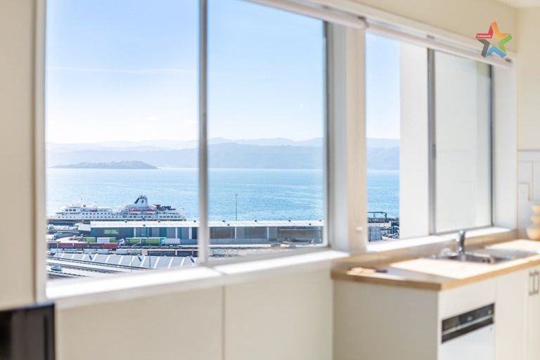 Photo of property in Grosvenor Flats, 19 Cottleville Terrace, Thorndon, Wellington, 6011