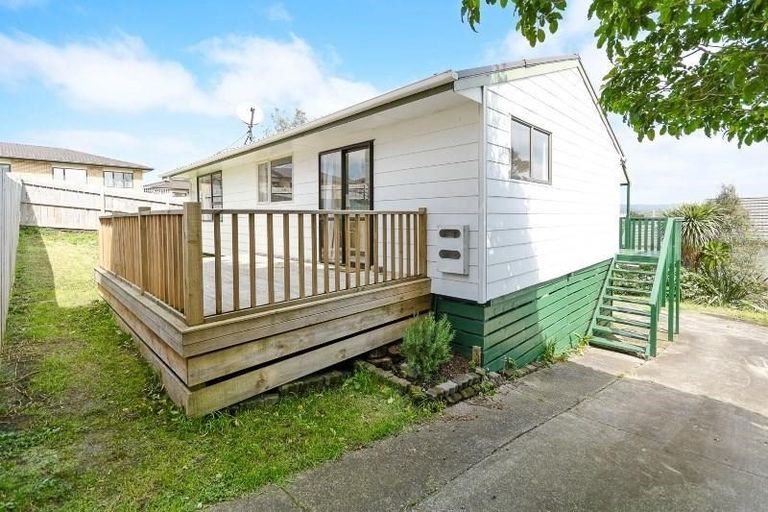 Photo of property in 185a/2 Royal Road, Massey, Auckland, 0614