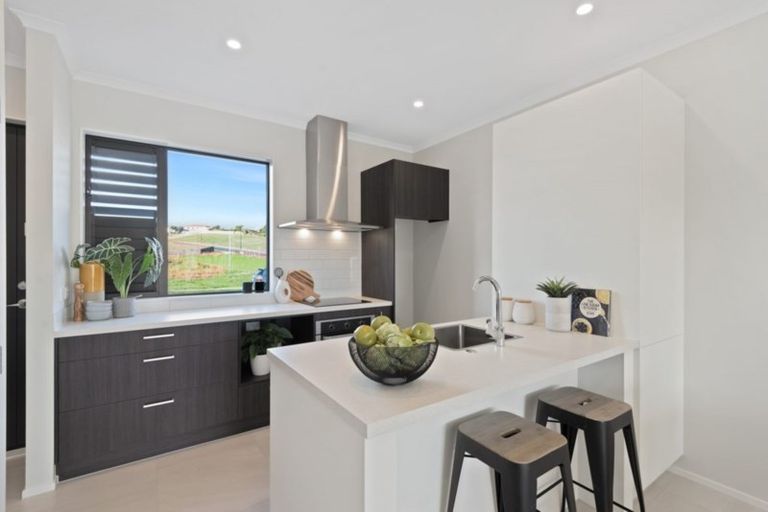 Photo of property in 3 Cambie Avenue, Red Beach, 0932
