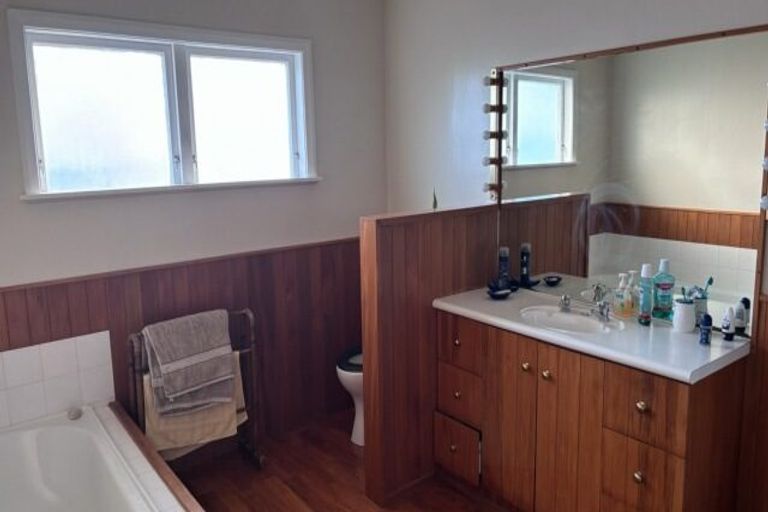 Photo of property in 38 Clarence Cox Crescent, Pirimai, Napier, 4112