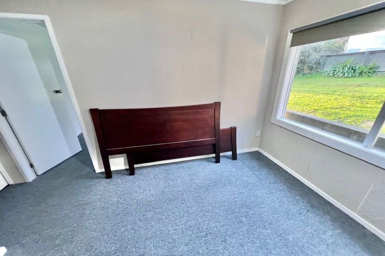 Photo of property in 787 East Coast Road, Northcross, Auckland, 0630