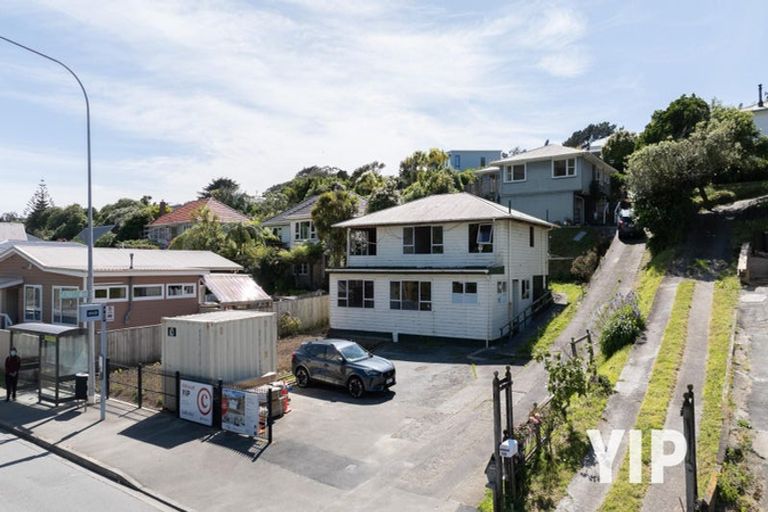 Photo of property in 114a Newlands Road, Newlands, Wellington, 6037