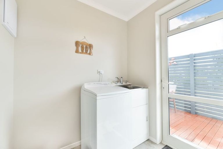 Photo of property in 9 Weka Street, Mangawhai, 0505