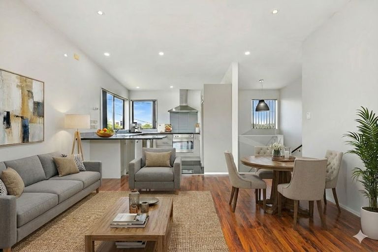 Photo of property in 1/18 Forrest Hill Road, Forrest Hill, Auckland, 0620