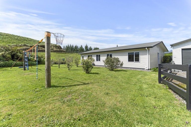 Photo of property in 489a Barrett Road, Omata, New Plymouth, 4374