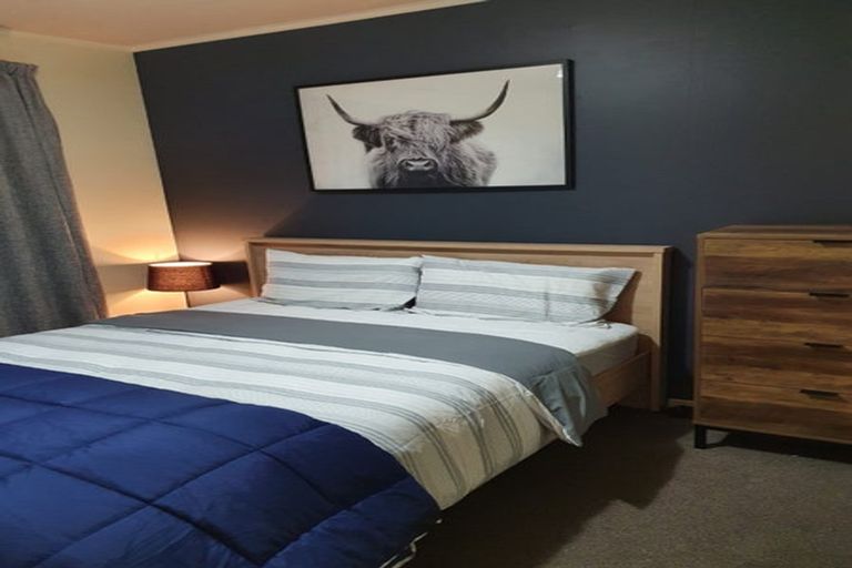 Photo of property in 1/12 Gradwell Place, Two Mile Bay, Taupo, 3330