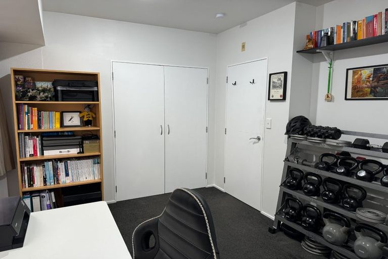 Photo of property in St Peters Apartments, 2e/192 Willis Street, Te Aro, Wellington, 6011