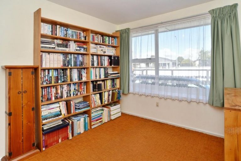 Photo of property in 32 Reynolds Avenue, Bishopdale, Christchurch, 8053