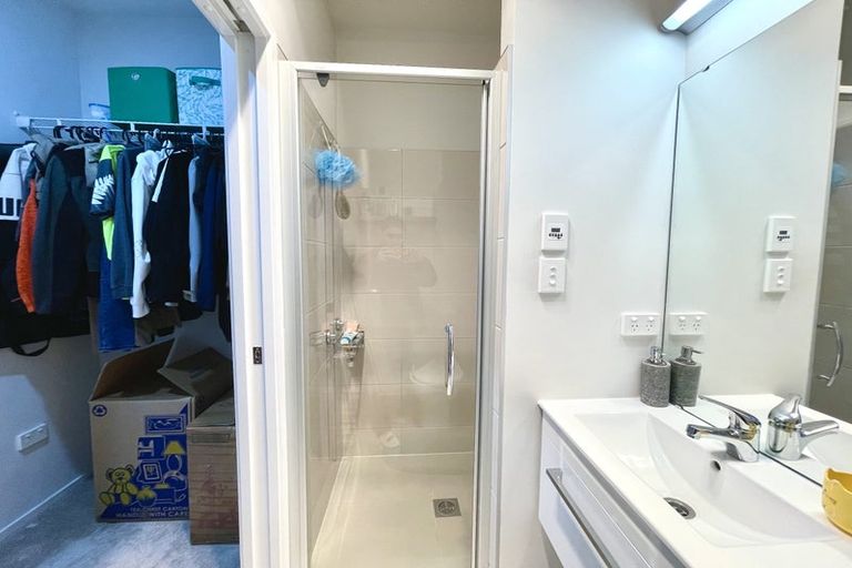 Photo of property in 23 Liberation Road, Papakura, 2110