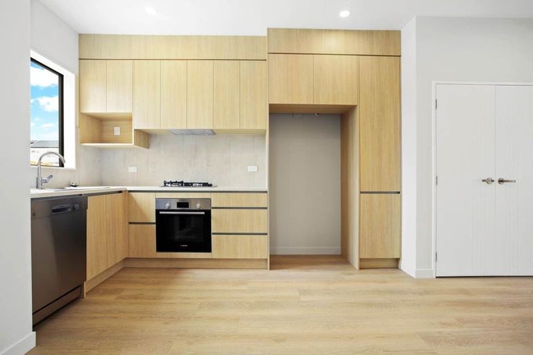 Photo of property in 57 Horokaka Street, Massey, Auckland, 0614