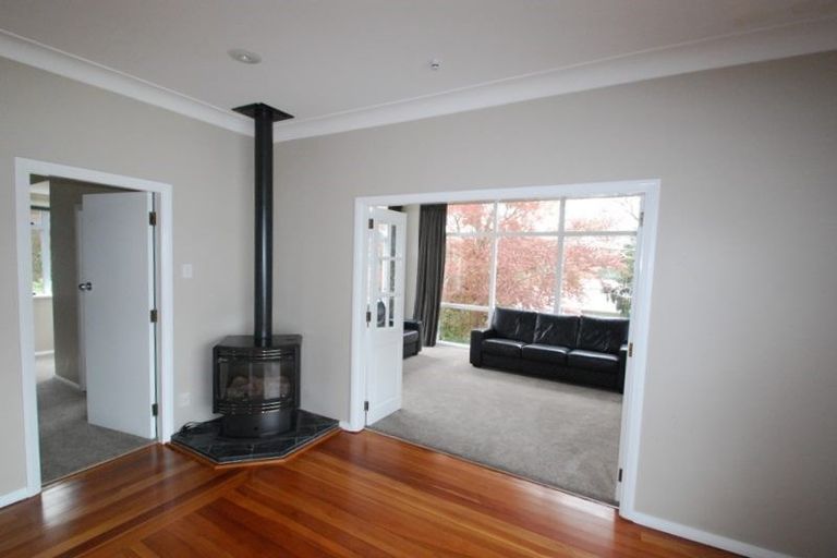 Photo of property in 28 Singers Road, Korokoro, Lower Hutt, 5012