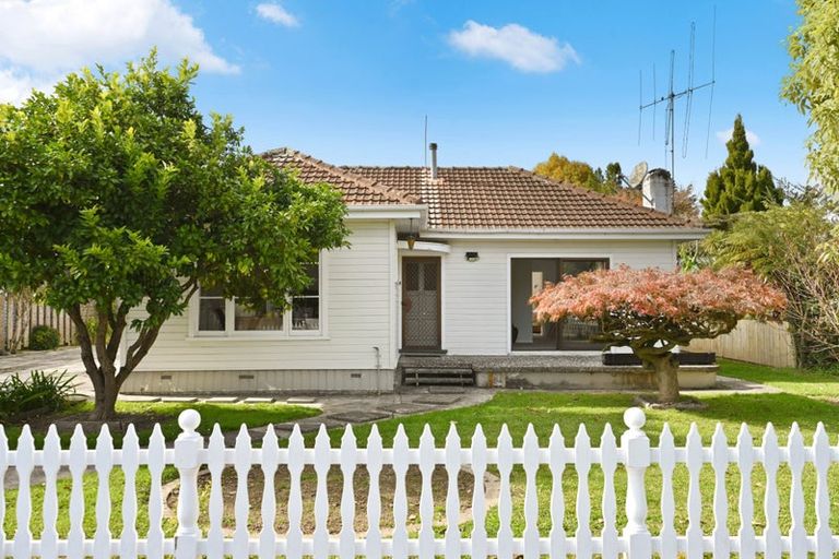 Photo of property in 10 Vectis Road, Hillcrest, Hamilton, 3216