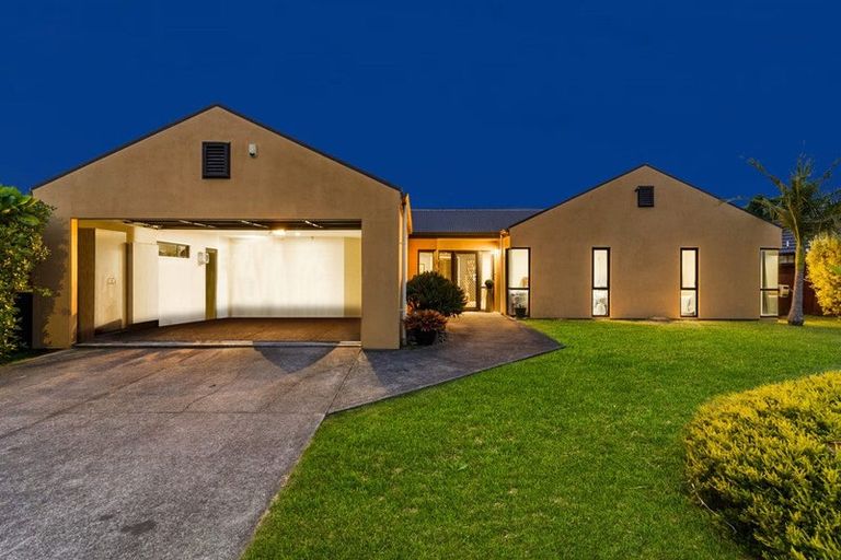 Photo of property in 17 Piriti Drive, Te Atatu Peninsula, Auckland, 0610