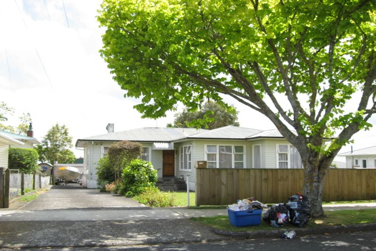 Photo of property in 21 Lawrie Avenue, Pukekohe, 2120
