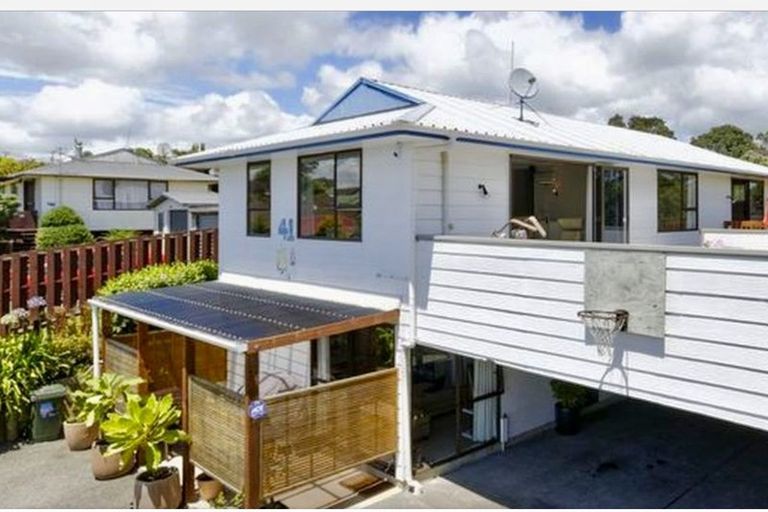 Photo of property in 41 Lavelle Road, Henderson, Auckland, 0612