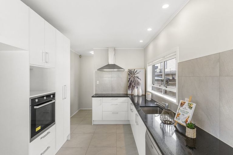 Photo of property in 32 Landon Avenue, Mangere East, Auckland, 2024