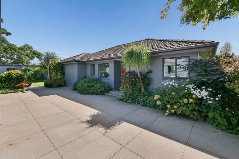 Photo of property in 154 Ohinepanea Road, Pukehina, Te Puke, 3186