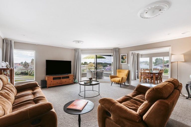 Photo of property in 23 Links View Drive, Omokoroa, 3114