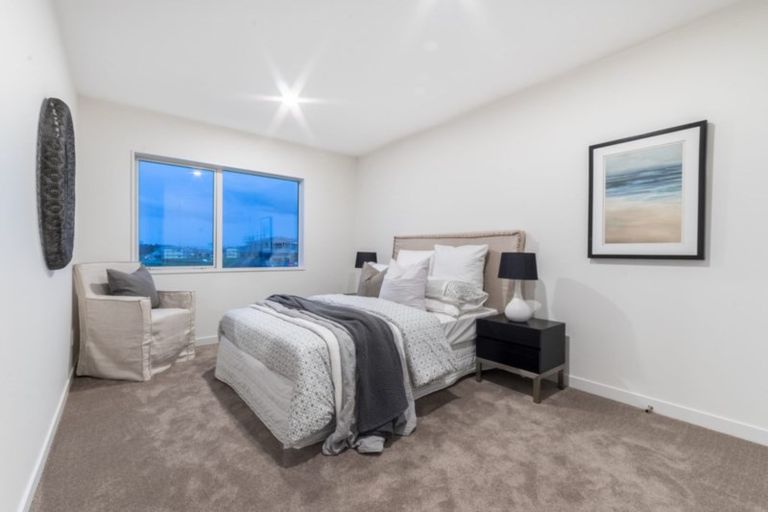 Photo of property in 25 Toanui Road, Hobsonville, Auckland, 0616