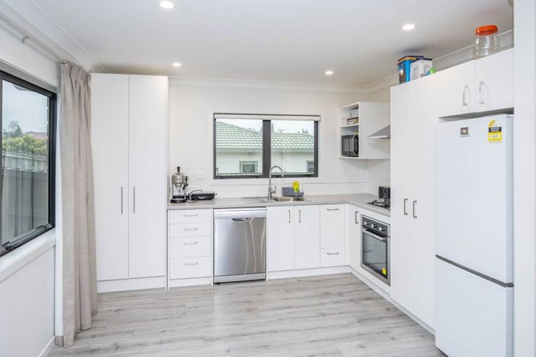 Photo of property in 2/33 Cowley Drive, Temple View, Hamilton, 3218