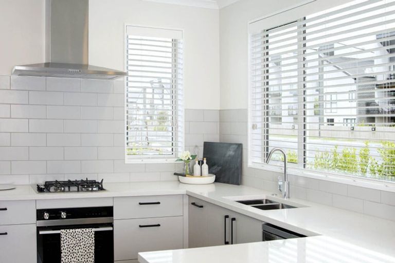 Photo of property in 16 Surf View Crescent, Red Beach, 0932