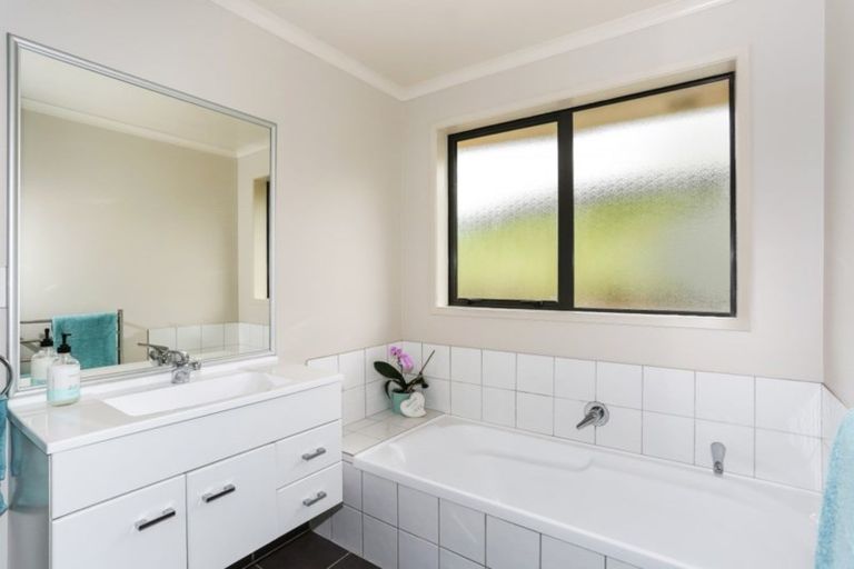 Photo of property in 13 Springvale Road, Waiuku, 2123