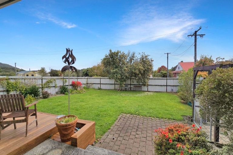 Photo of property in 26 Fraser Street, Ross, 7812