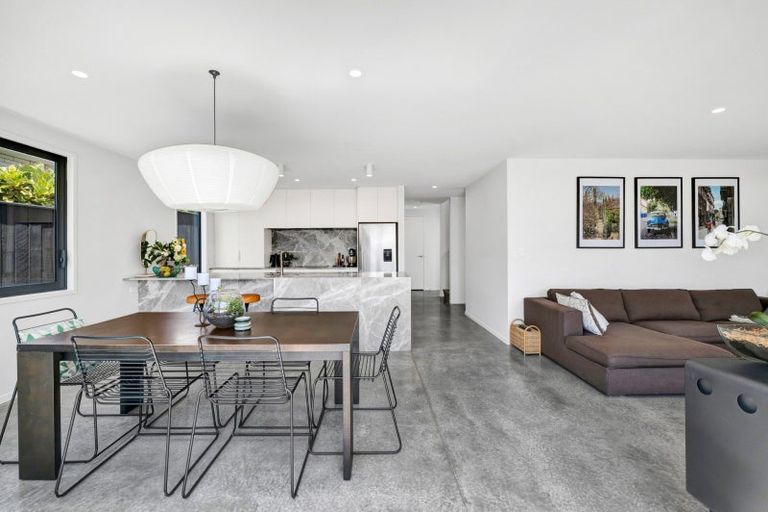 Photo of property in 5b Strandon Place, Strandon, New Plymouth, 4312