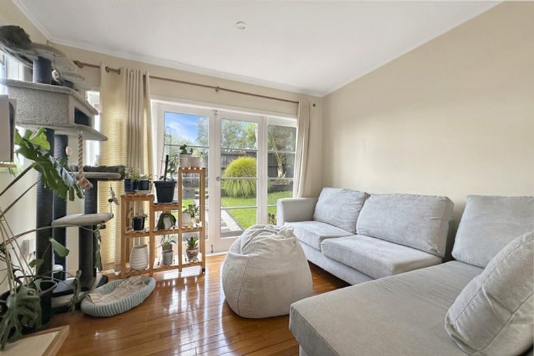 Photo of property in 36 Fairmount Road, Titirangi, Auckland, 0604