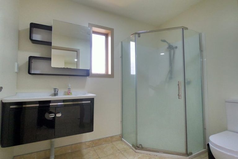 Photo of property in 2 Greensboro Street, Hamilton East, Hamilton, 3216