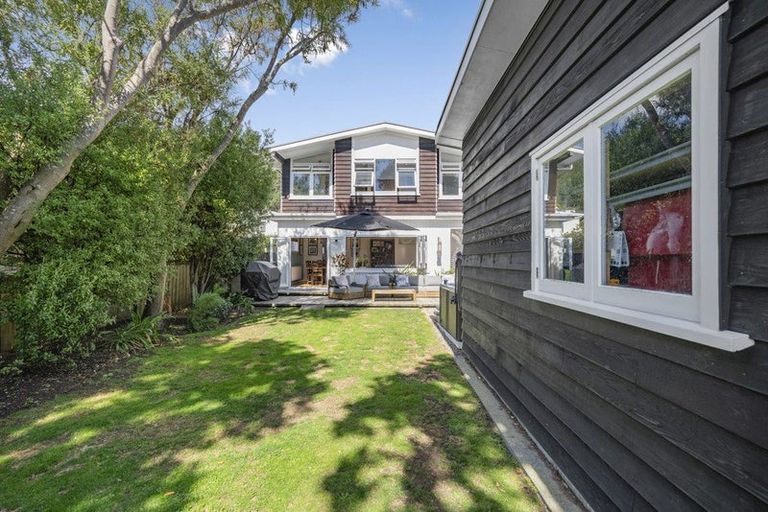 Photo of property in 25 Marine Parade, Eastbourne, Lower Hutt, 5013