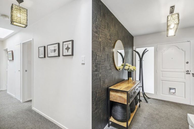 Photo of property in 22 Lucknow Terrace, Khandallah, Wellington, 6035