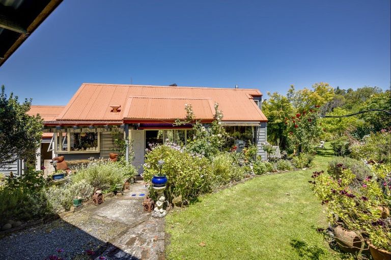 Photo of property in 37 Abbotsford Road, Waipawa, 4210
