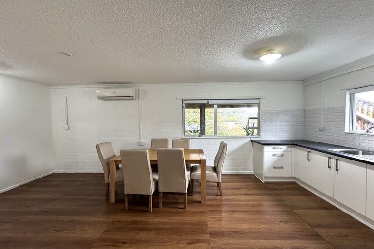 Photo of property in 26 Cyclarama Crescent, Massey, Auckland, 0614