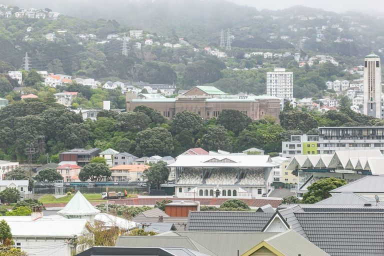 Photo of property in 51 Scarborough Terrace, Mount Victoria, Wellington, 6011