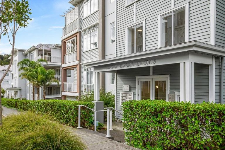 Photo of property in 72 Panorama Heights, Orewa, 0931