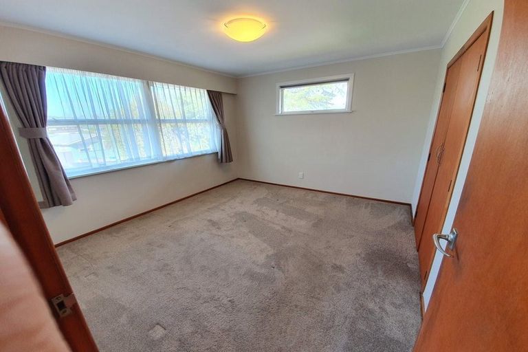 Photo of property in 33 Tahi Terrace, Glen Eden, Auckland, 0602
