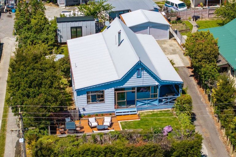 Photo of property in 168 Waikawa Road, Picton, 7220